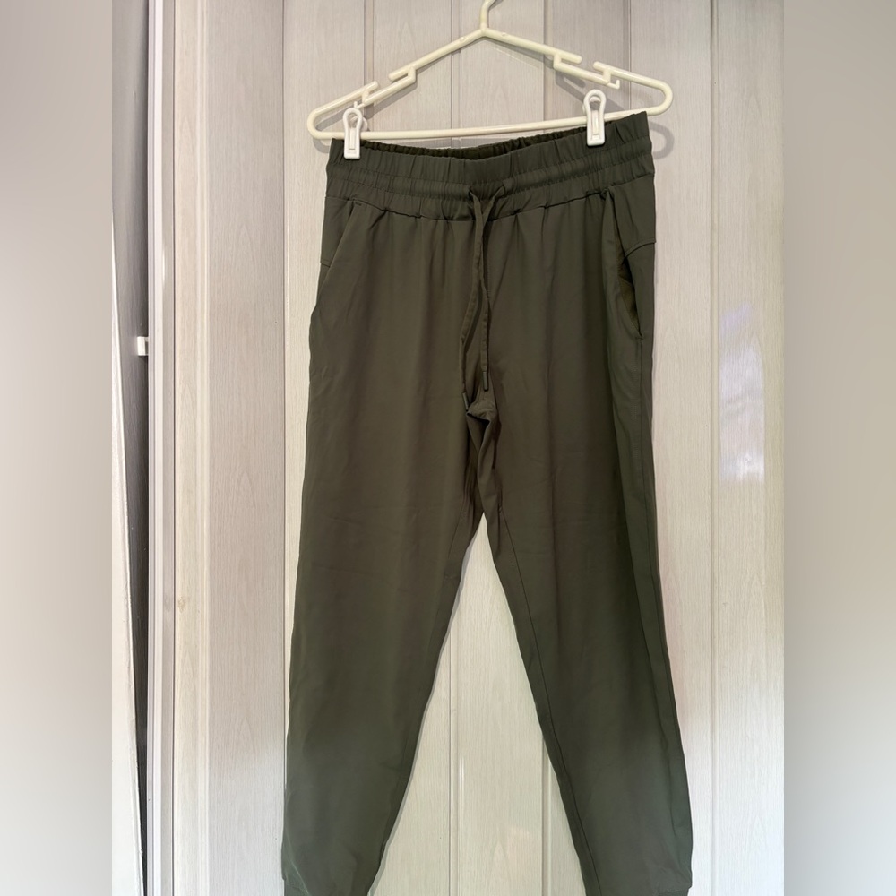 Women’s Member’s Mark Olive Green Joggers - Size M - Excellent